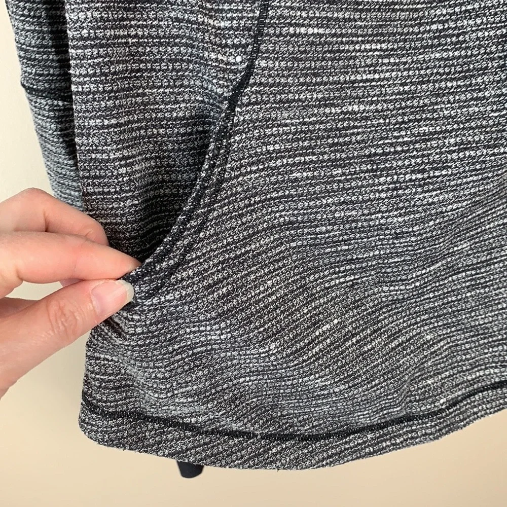 Lululemon heathered black gray long sleeve 1/4 zip top sz 8